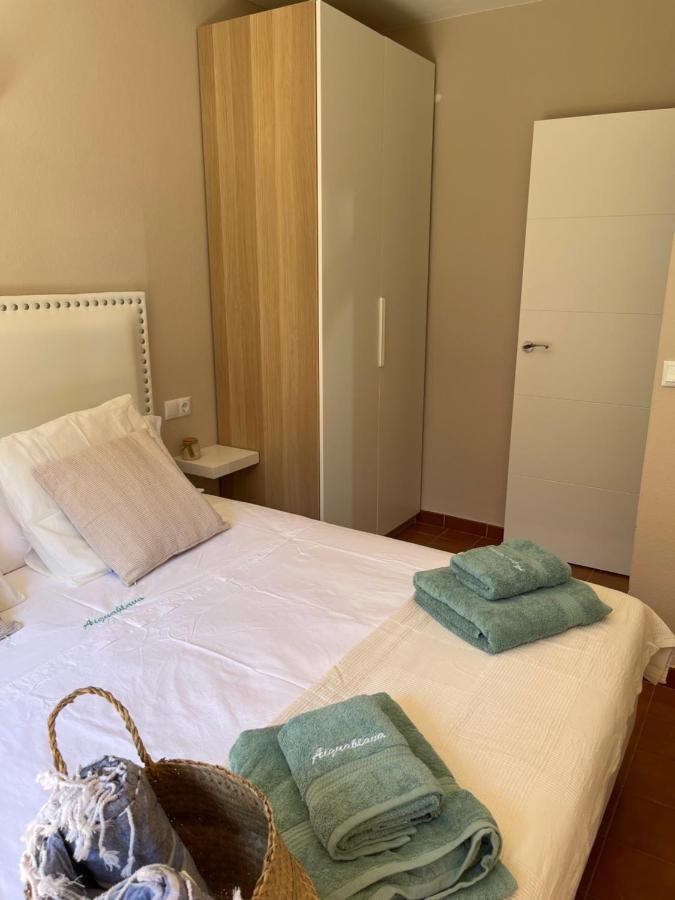 Bonito Apartamento Con Terraza, Jardin Y Piscina Cala'N Bosch  Extérieur photo